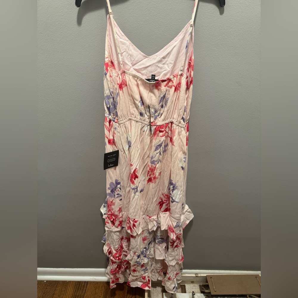 Lulu's Feeling the Frills Light Pink Floral Print Tiered Midi Dress Medium NWT - Picture 4 of 9